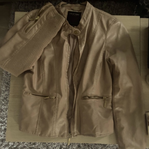 Medium beige jacket - Picture 1 of 3